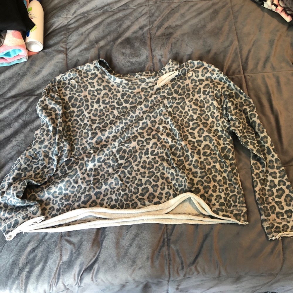 Leopard distressed top